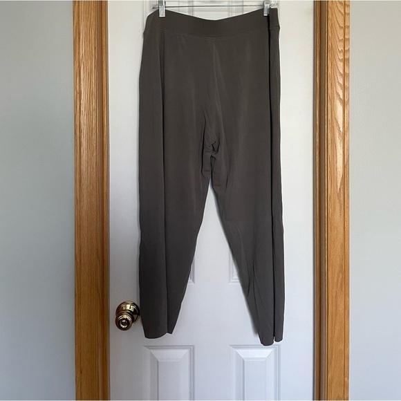 Eileen Fisher 100% Silk Double Layer Crop Pant in Fawn Size Large - Picture 7 of 9